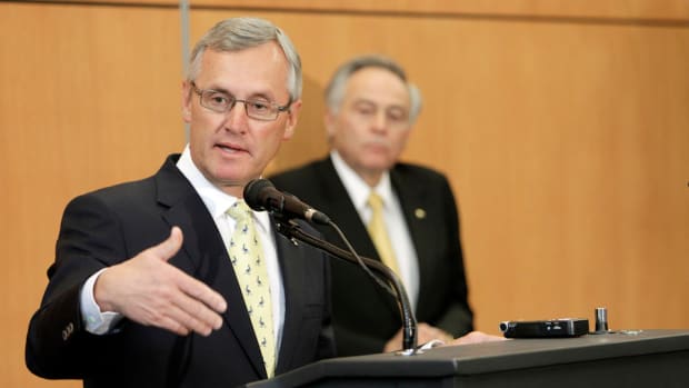 Jim Tressel Tupac